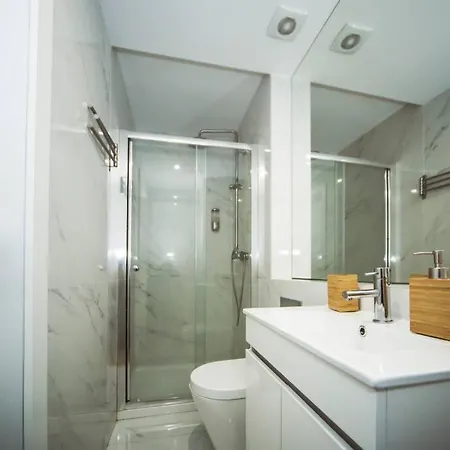 Center - The Skylight شقة